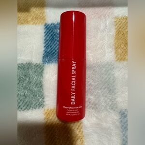 Red Makeup Setting Spray for a Flawless Finish